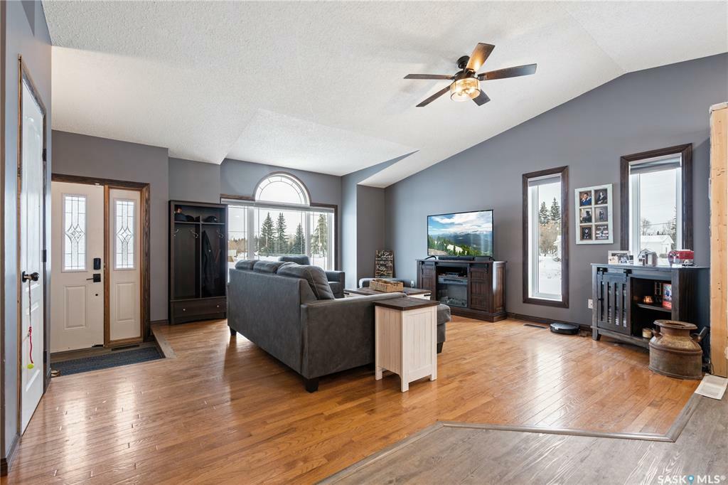 Property Photo: 209 1st Street W SK S0M 2K0