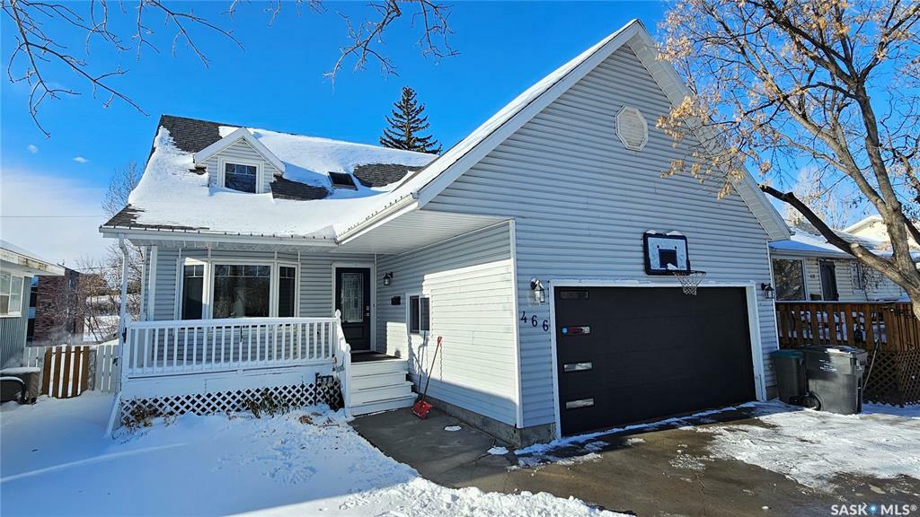 Photo de la propriété:  466 8th Avenue NE  SK S9H 2P8 