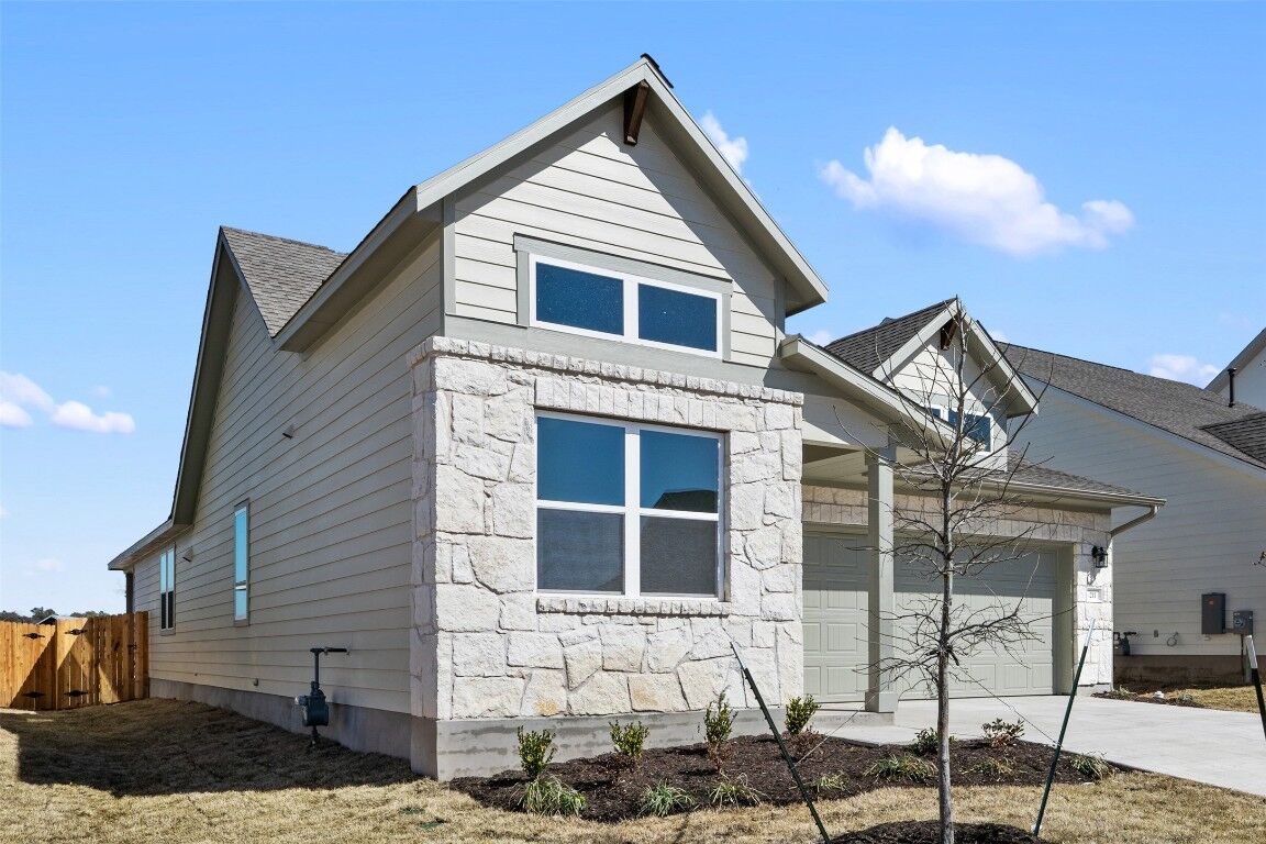 Property Photo:  211 Wrangell Way  TX 78620 