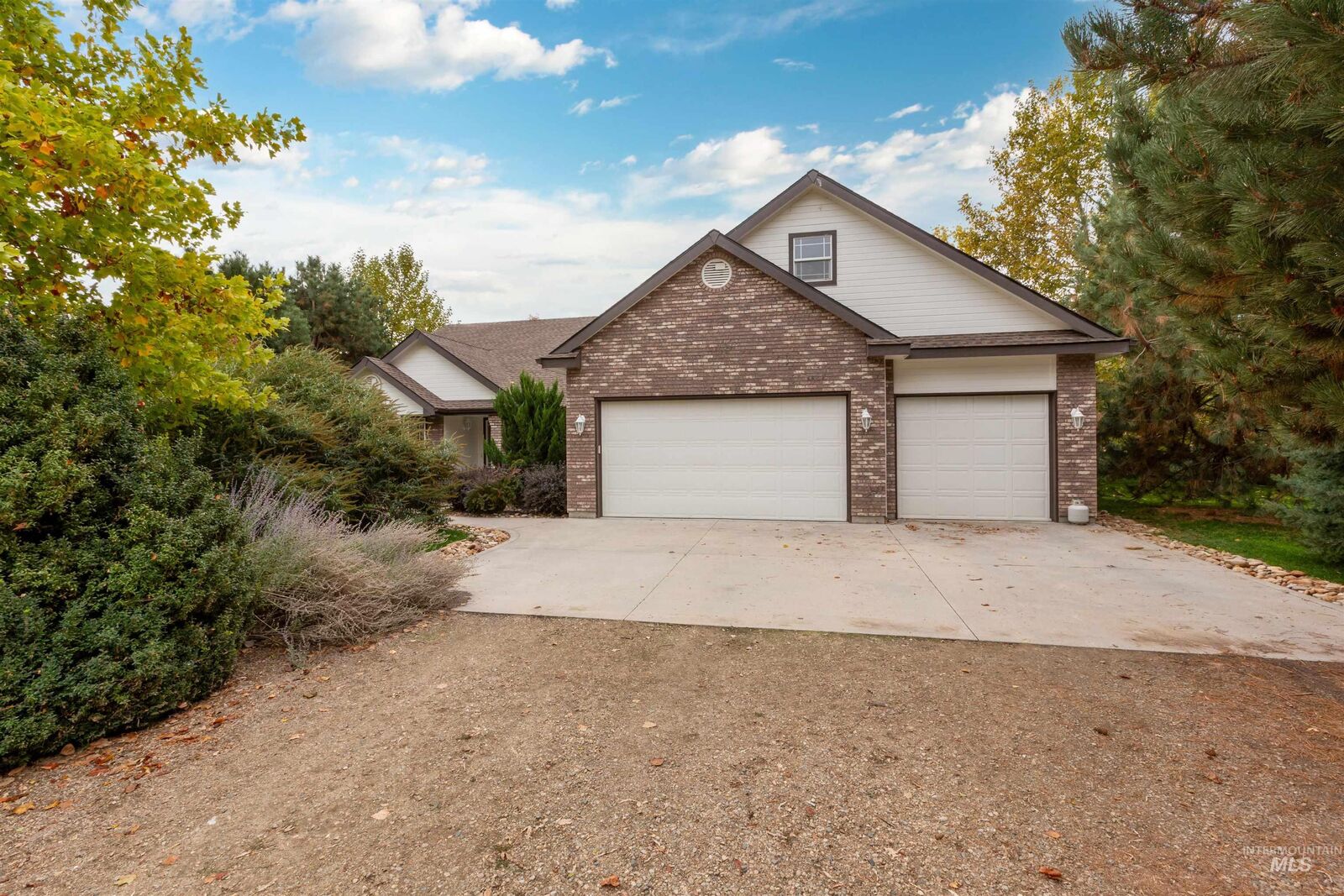 Property Photo:  2502 S Black Cat  ID 83634 