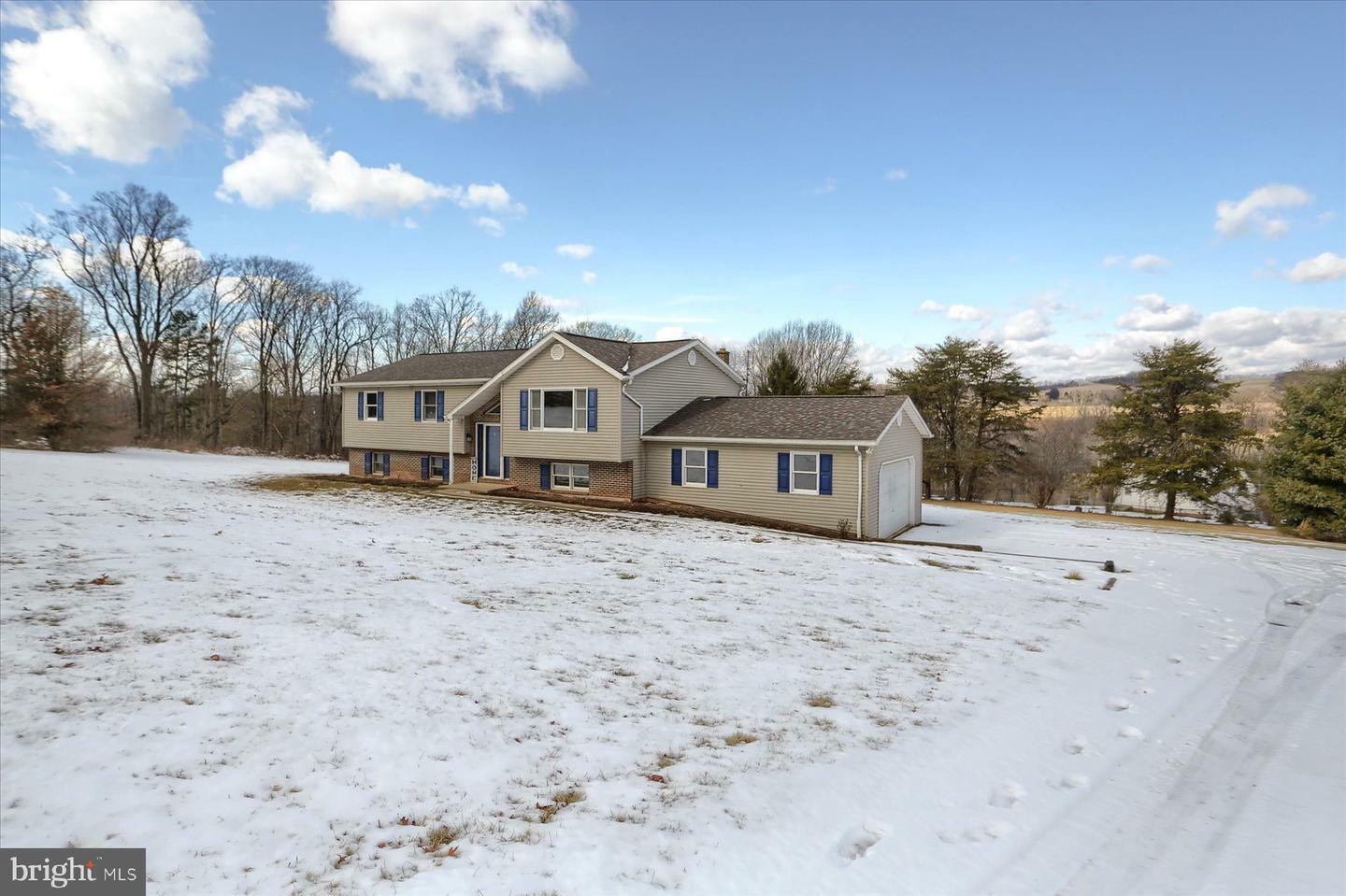 Property Photo:  1121 W Mountain Road  PA 17860 