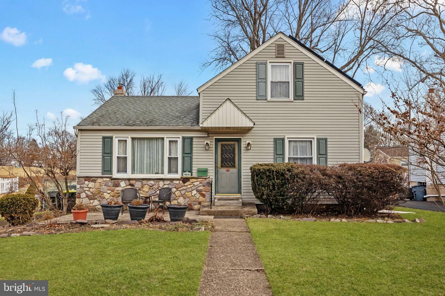 Property Photo:  2707 Lynne Avenue  PA 19040 