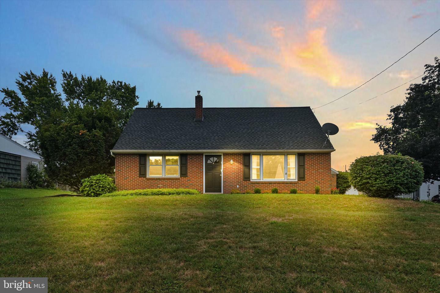 Property Photo:  1560 Graystone Road  PA 17545 