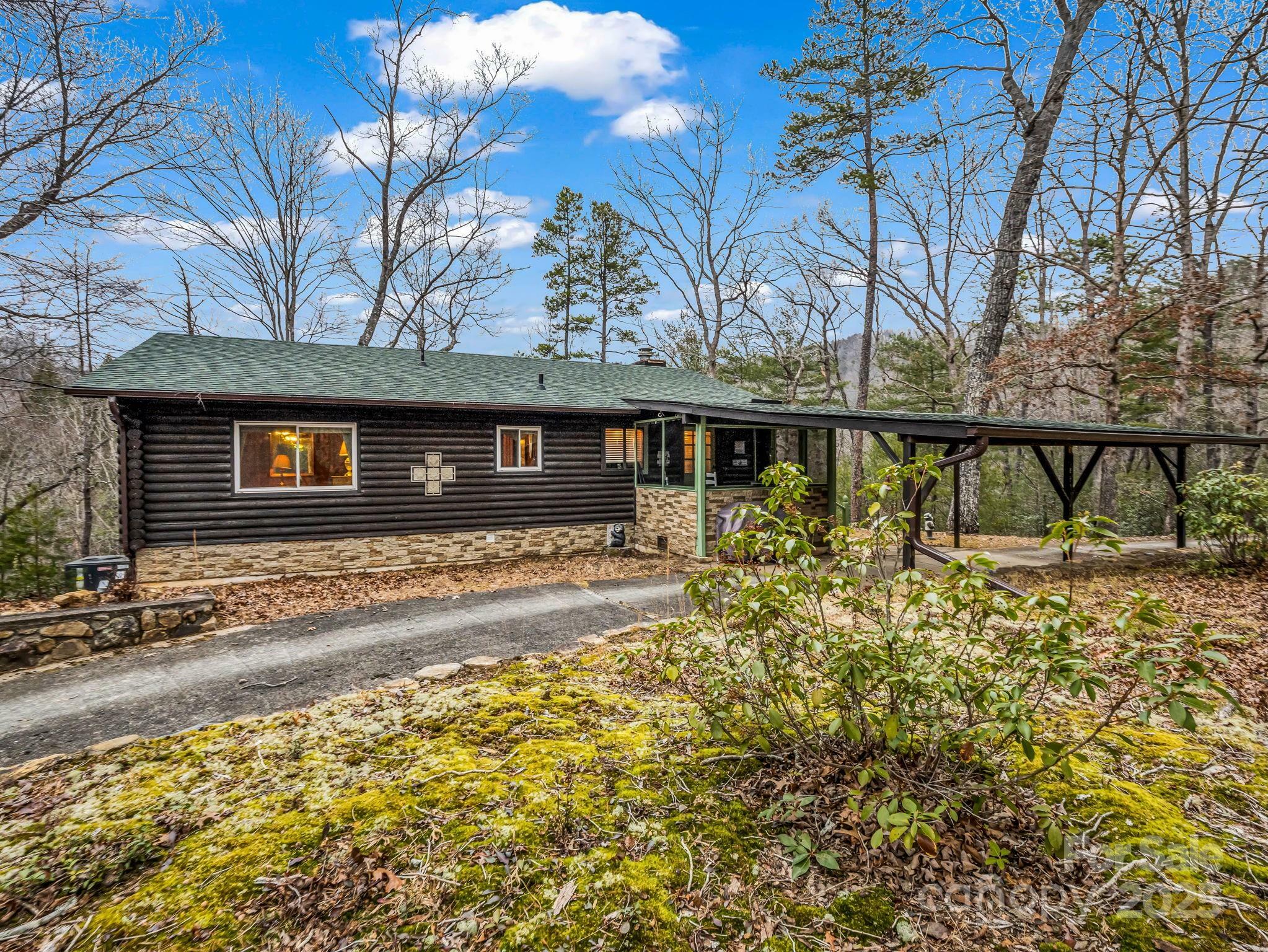 Property Photo: 526 Shannons Walk NC 28746