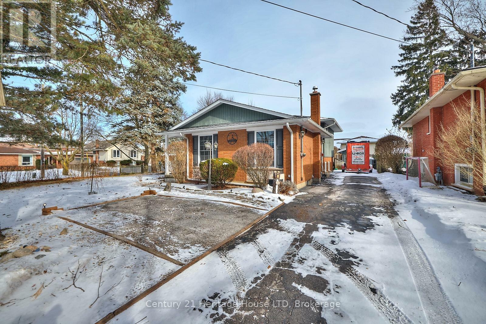 Property Photo:  30 Cartier Drive  ON L2M 2E7 