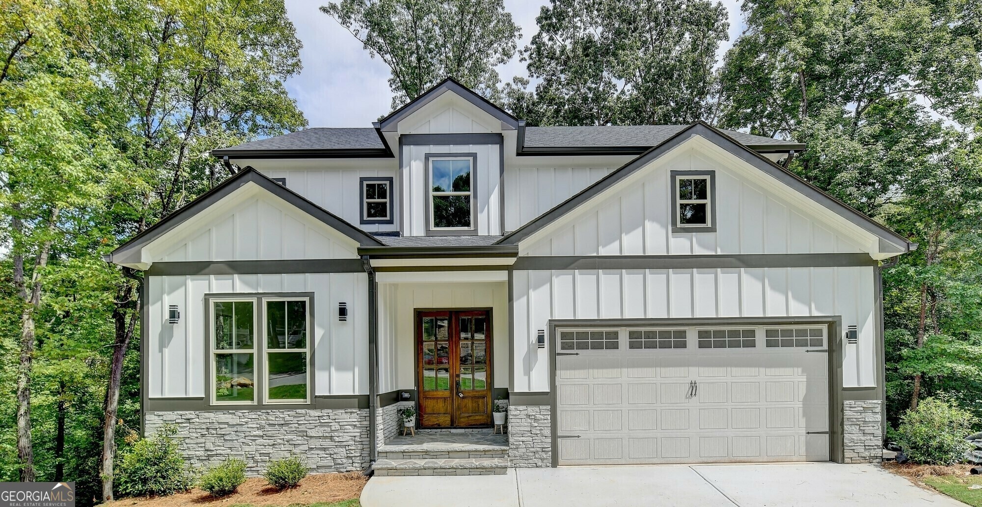 Property Photo:  7650 Abbey Glen Drive  GA 30028 