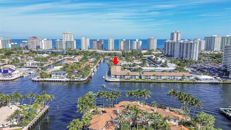 Property Photo: 3655 NE 32nd Ave 221 FL 33308