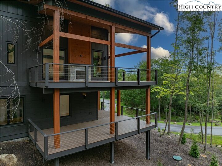 Property Photo: 5529 Eagles Nest Trail NC 28604