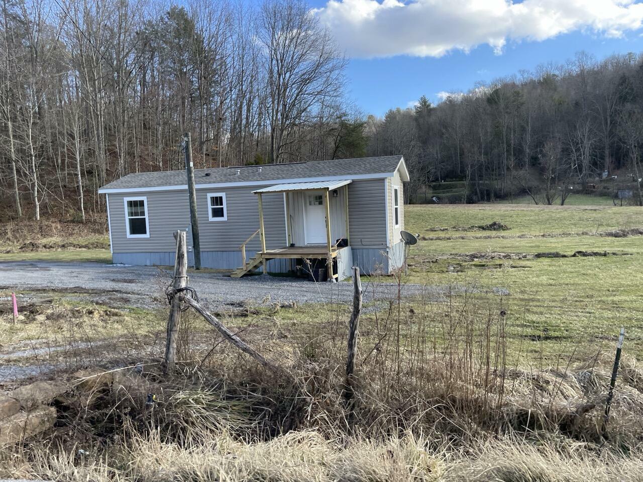 Property Photo:  17302 South Highway 421  KY 40820 