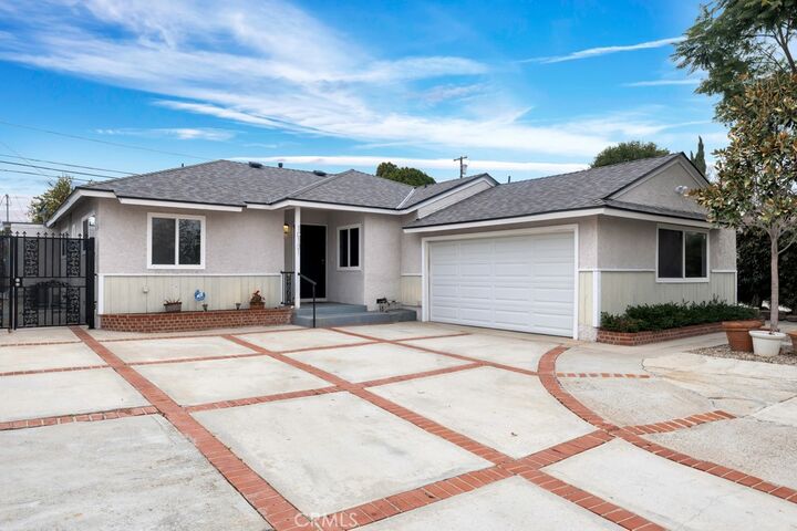 Property Photo:  10131 Sophia Avenue  CA 91343 