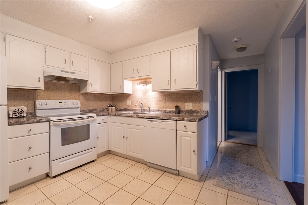 Property Photo: 23 Spencer Rd 20F MA 01719