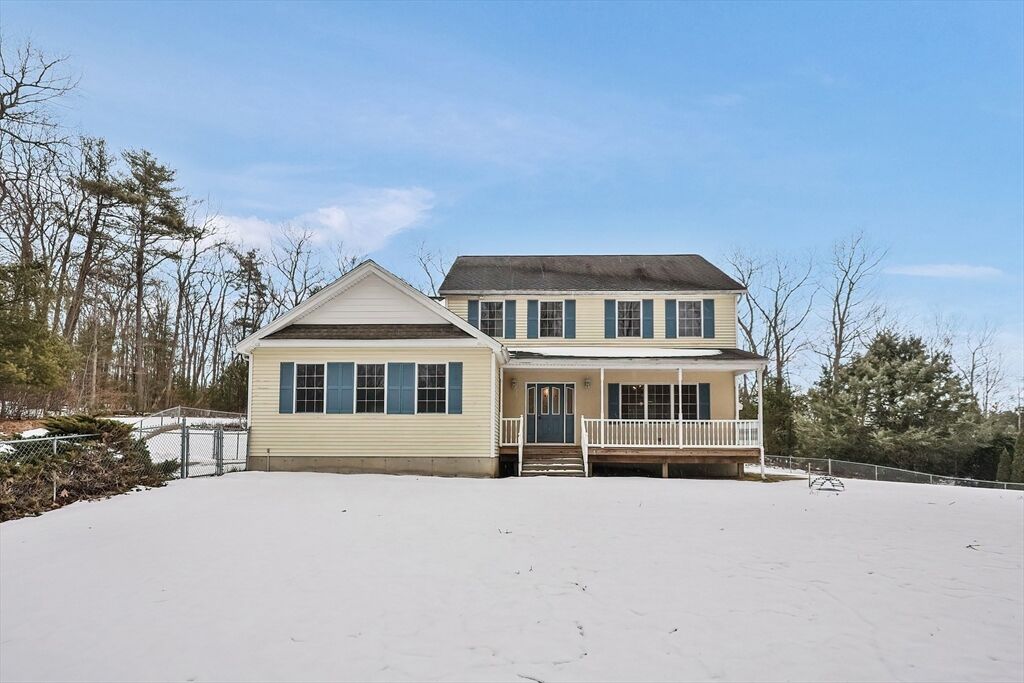Property Photo:  108 Fiskdale Rd  MA 01506 