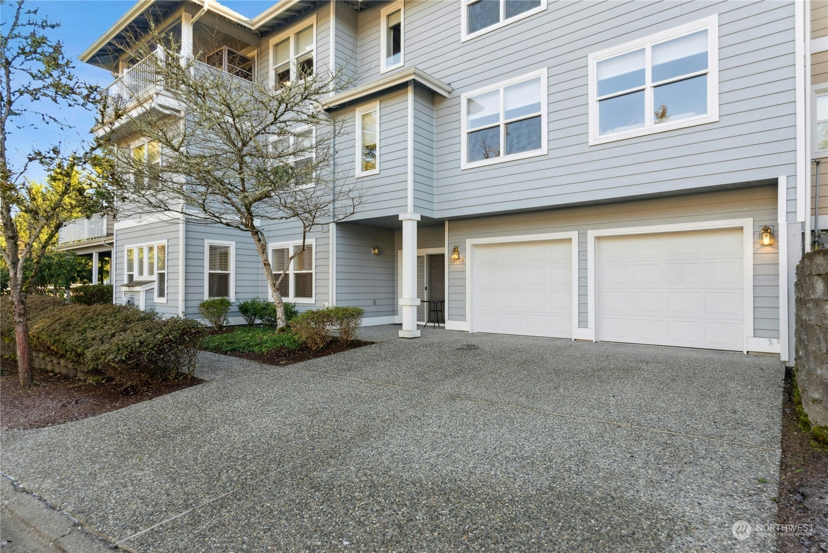 Property Photo:  22635 SE 44th Place 1631  WA 98029 