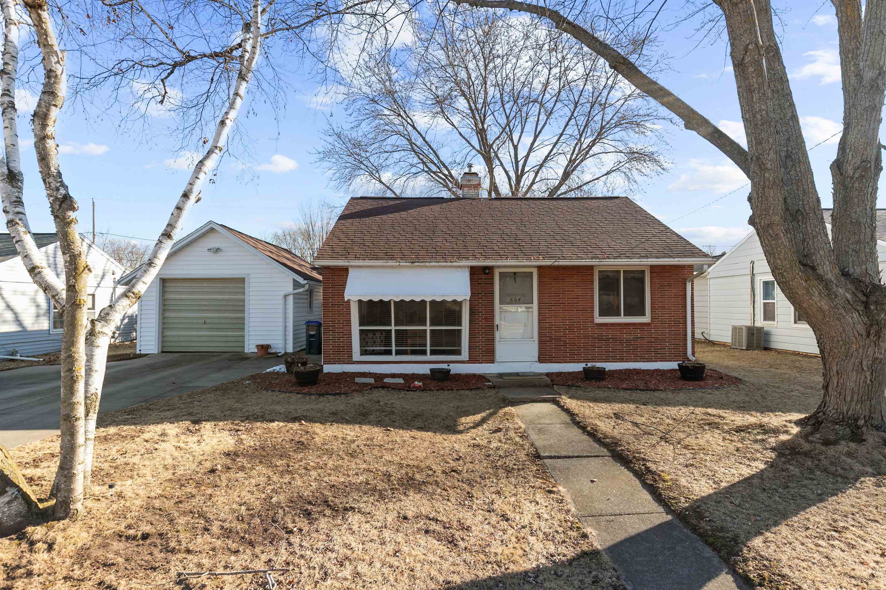 Property Photo:  864 Hunt Avenue  WI 54956 