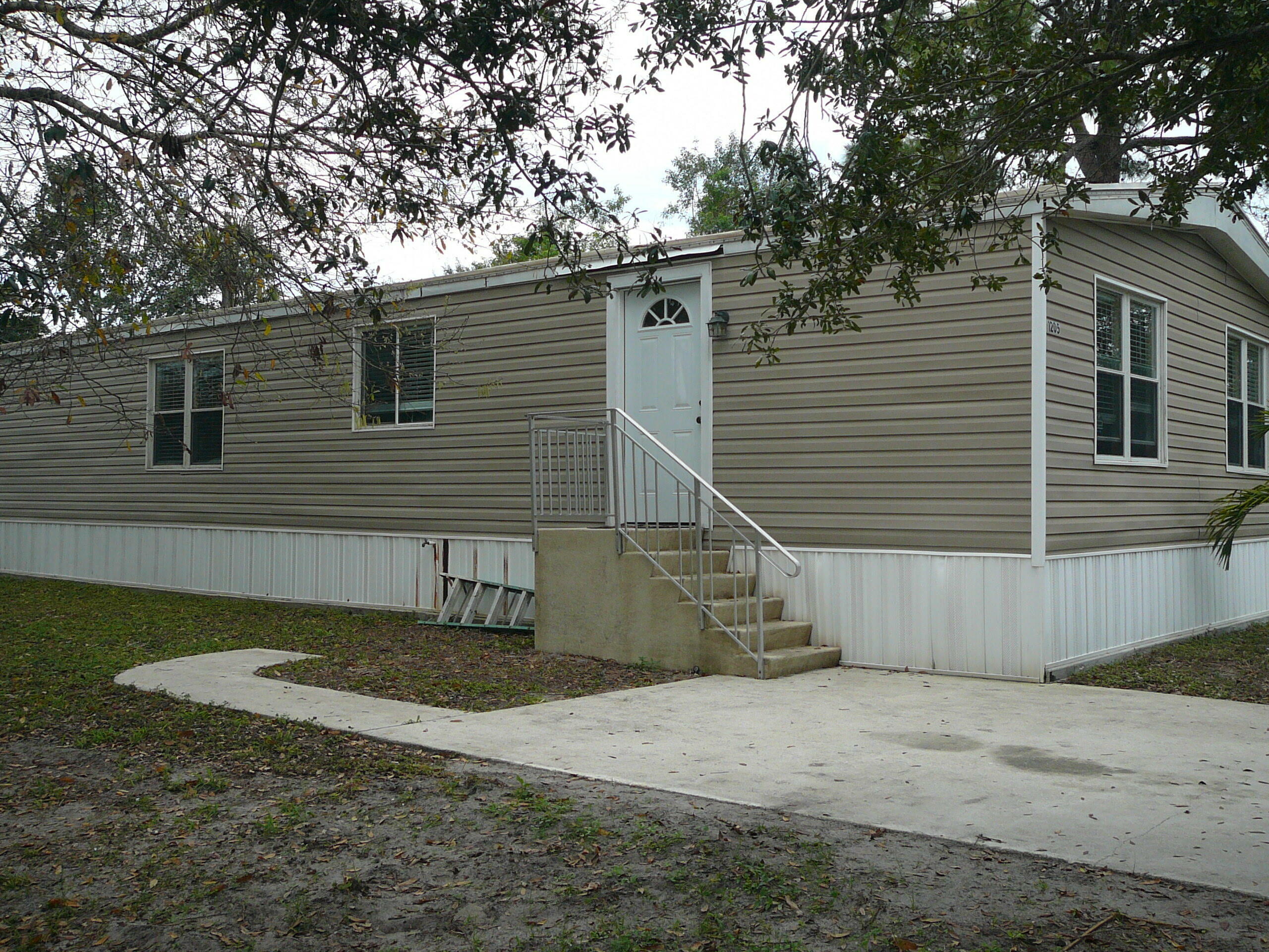 Property Photo:  1205 W Joy Lane  FL 34945 