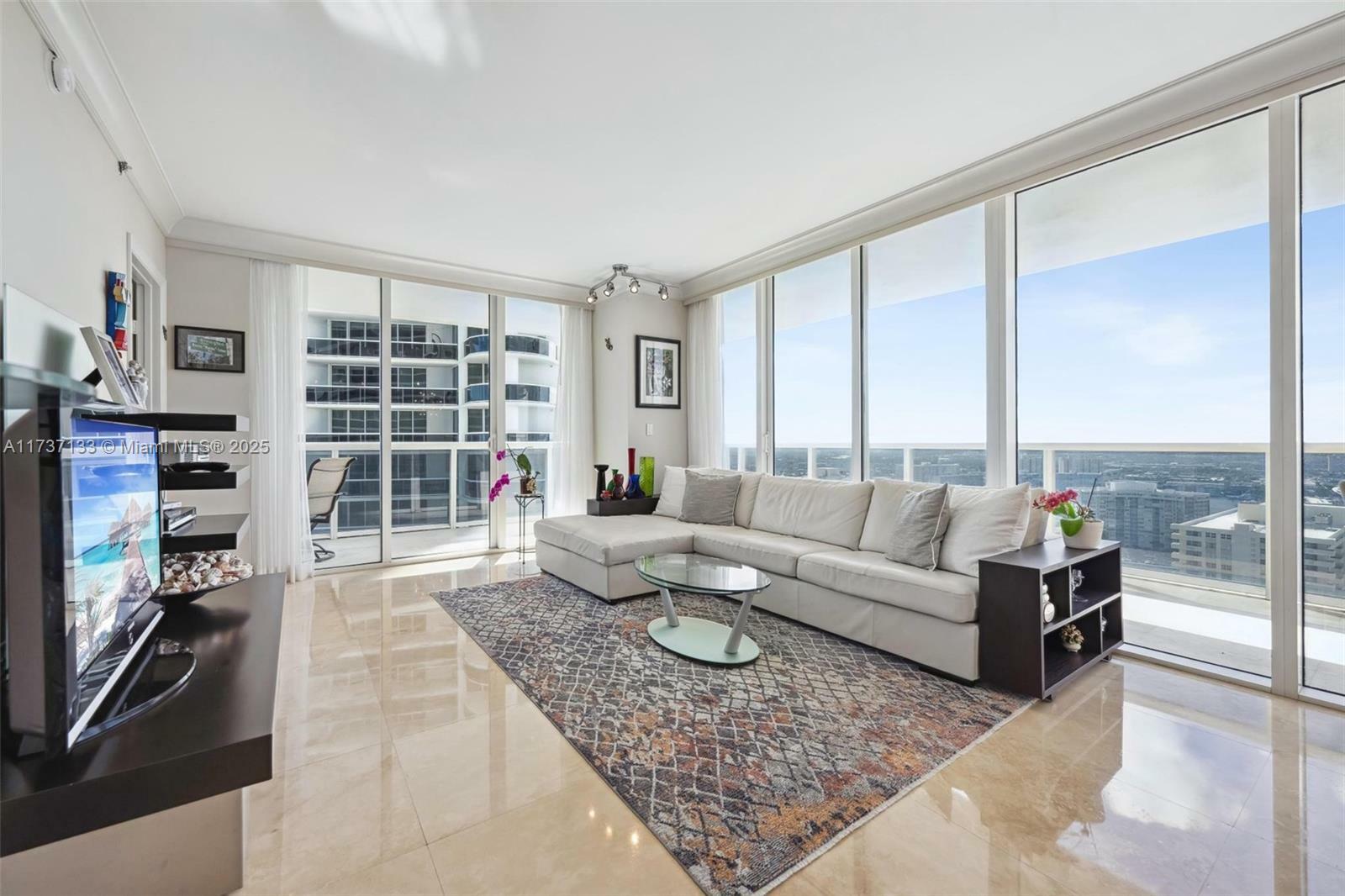 Property Photo:  1830 S Ocean Dr 2606  FL 33009 