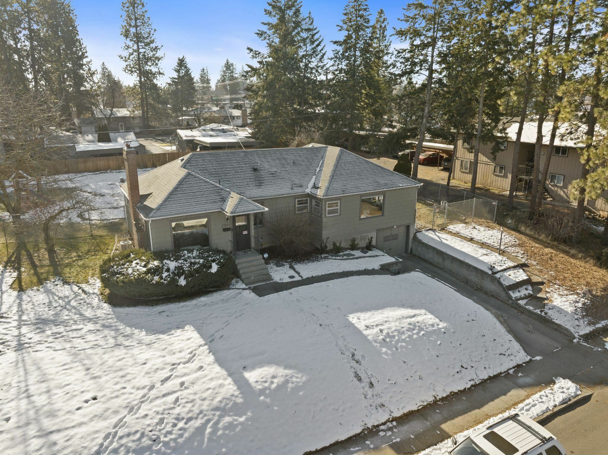 Property Photo:  2914 E 32nd Ave  WA 99223 