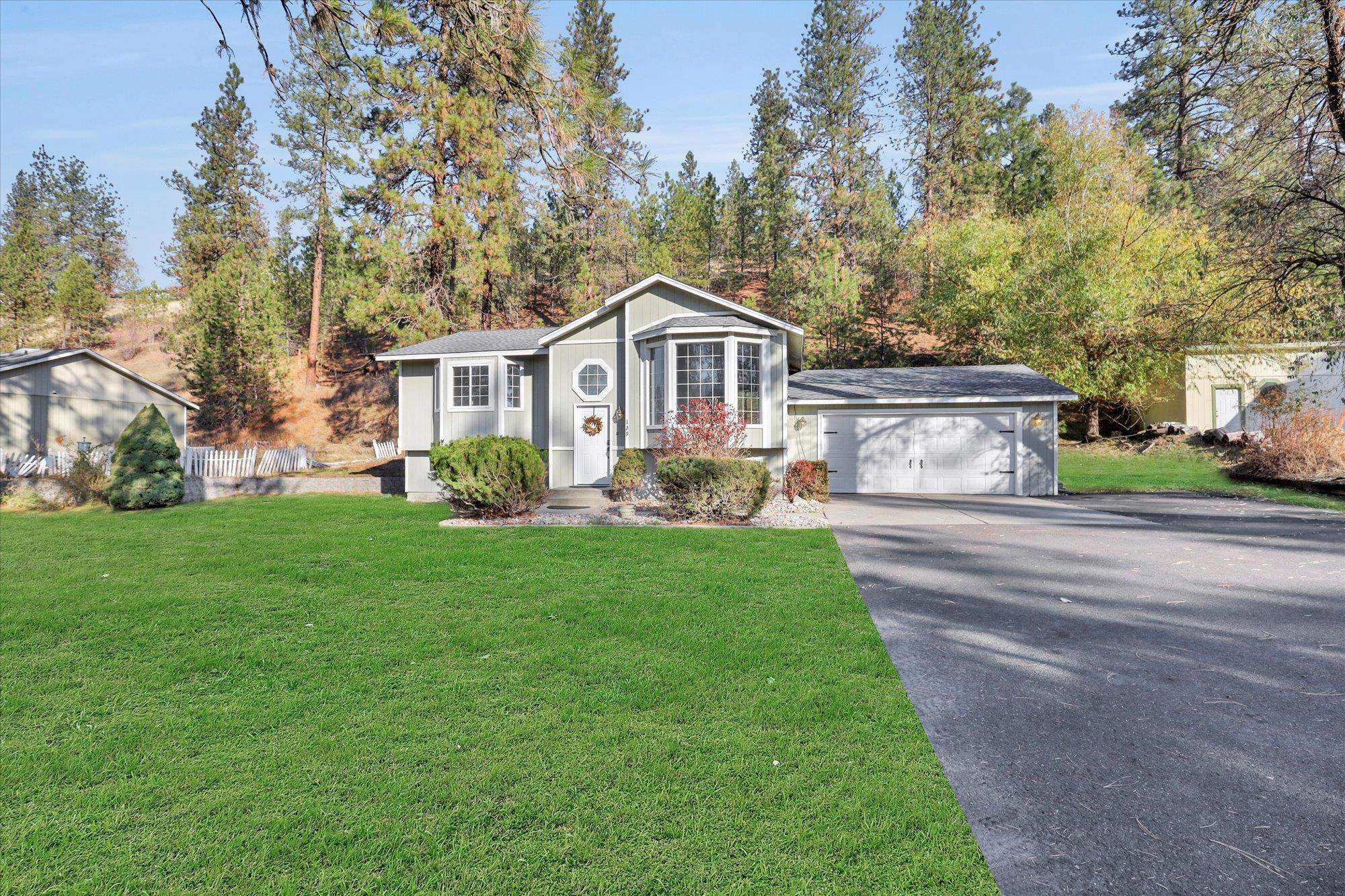 129 E Wynot Dr  Nine Mile Falls WA 99026 photo