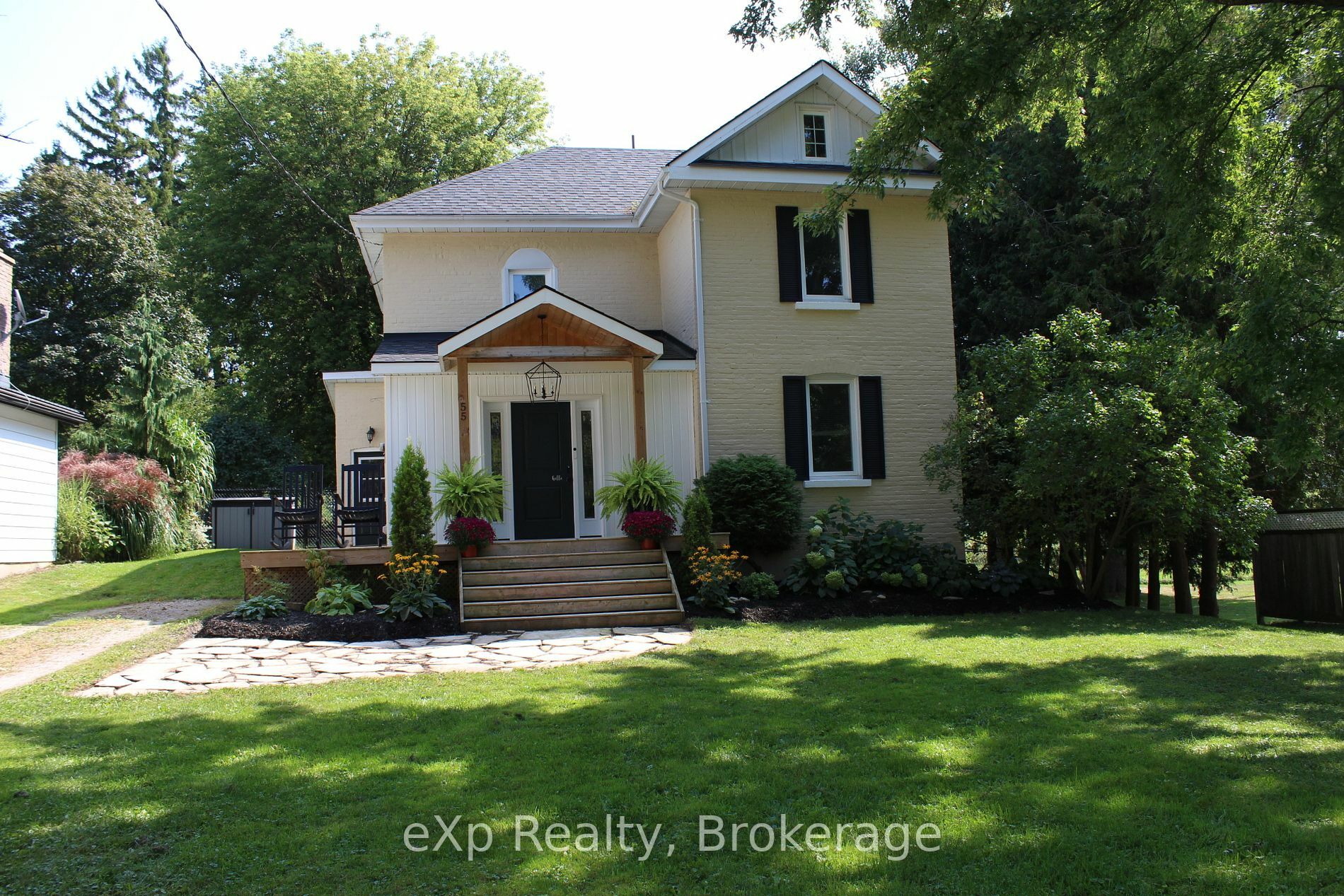 Property Photo:  55 McGivern St W  ON N0G 2V0 