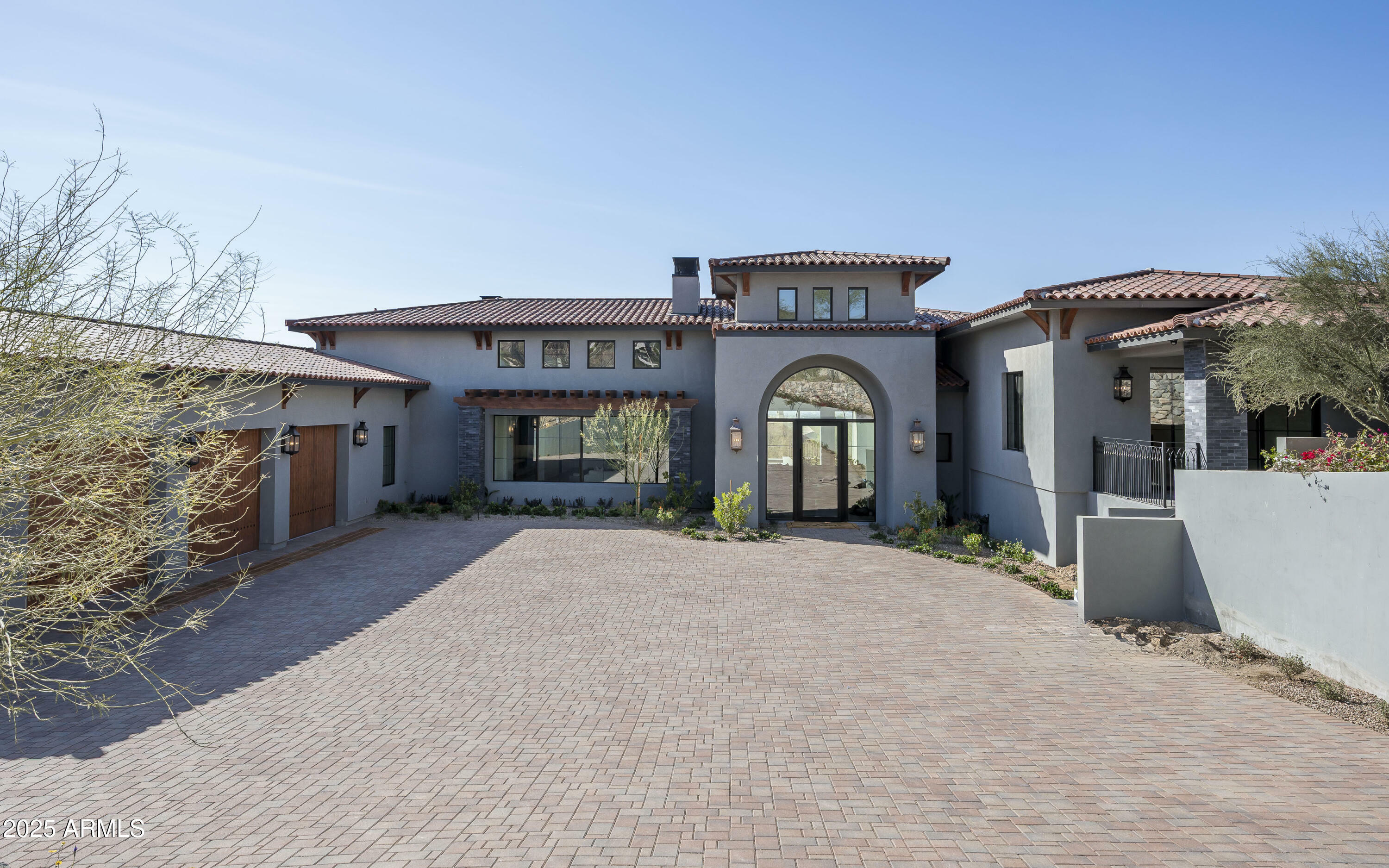 Property Photo: 6825 N 39th Place AZ 85253