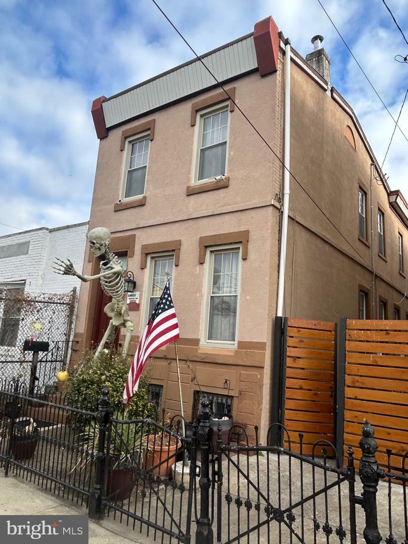 Property Photo:  4819 Garden Street  PA 19137 