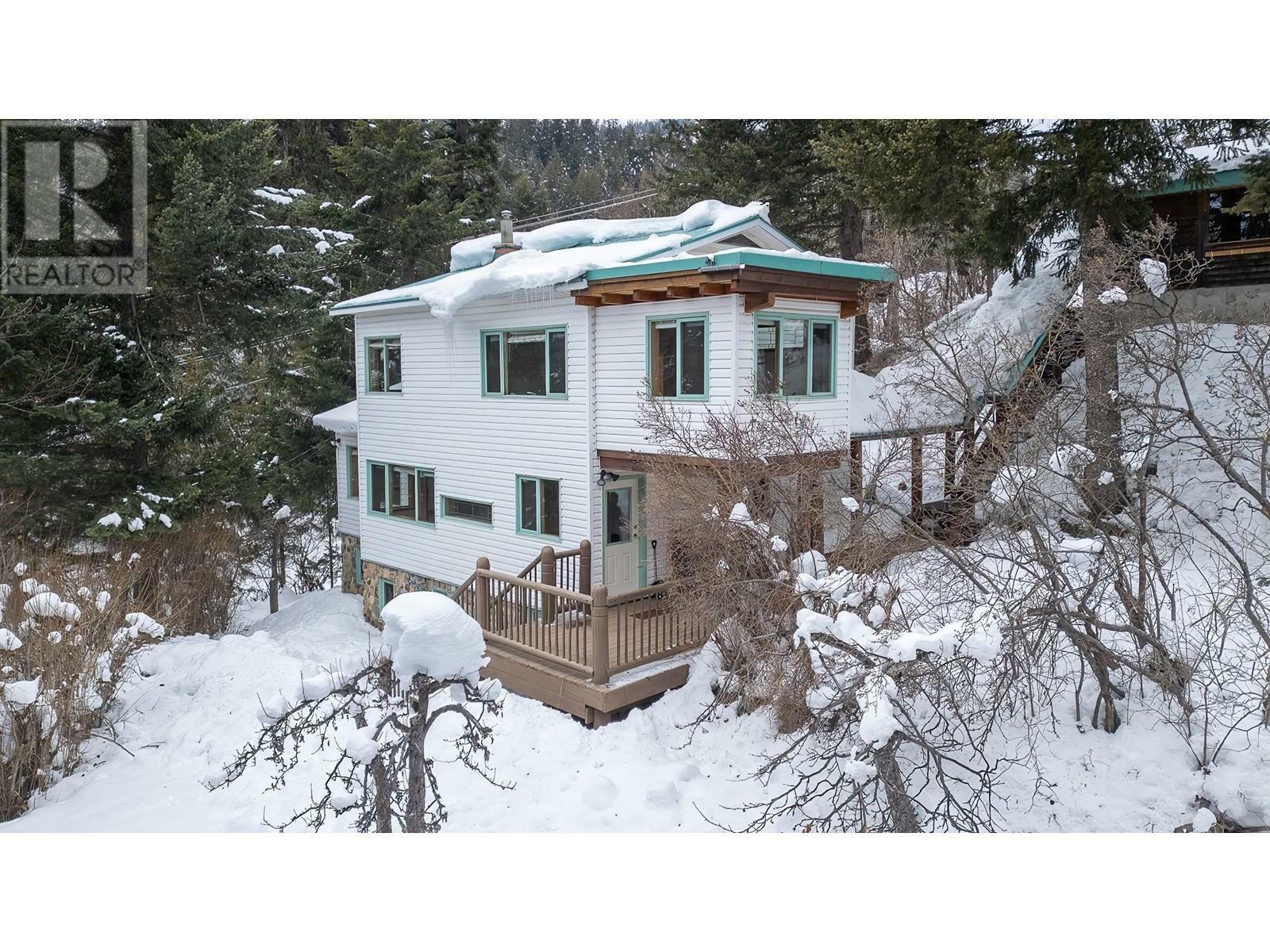 2090 Davis Street  Rossland BC V0G 1Y0 photo