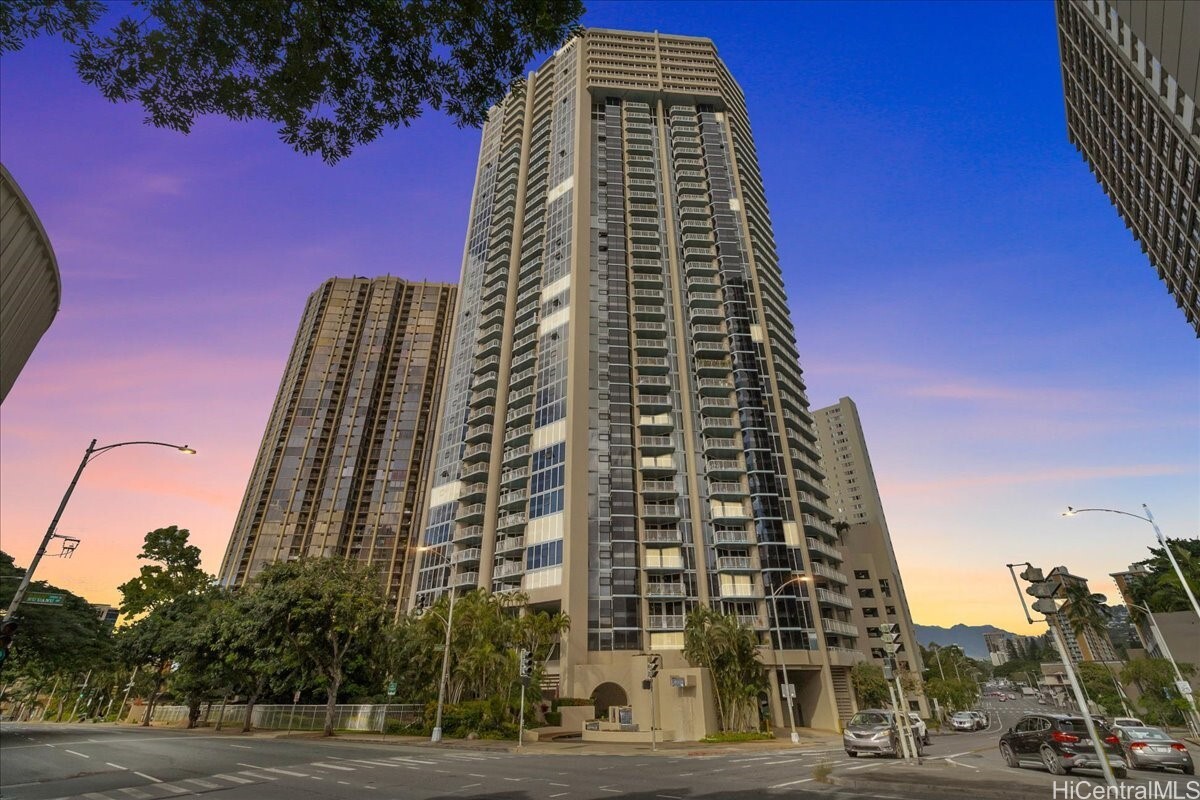 1212 Nuuanu Avenue 705  Honolulu HI 96817 photo