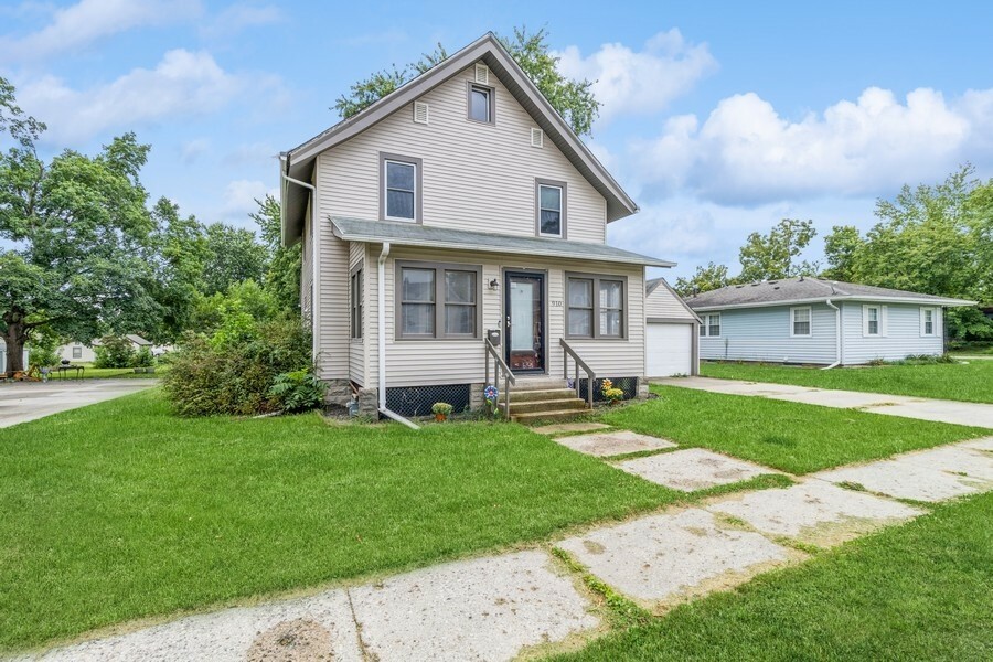 Property Photo:  910 Washington Street  IA 50248 