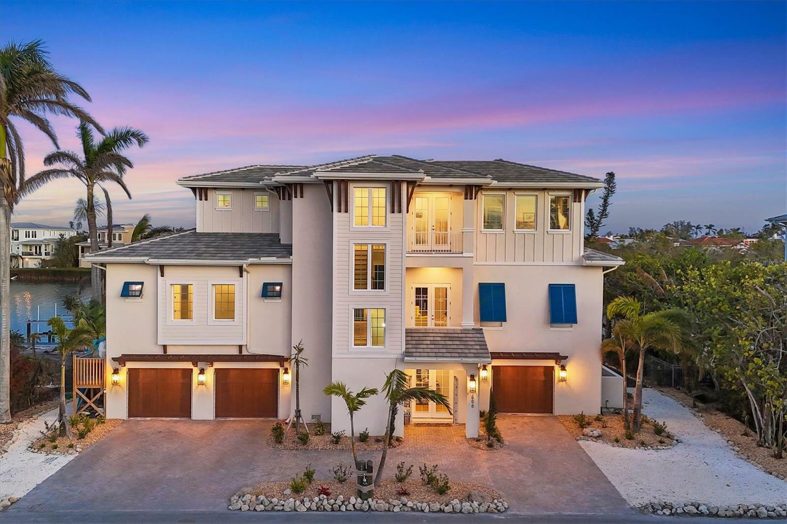 Property Photo: 608 Bayview Drive FL 34228