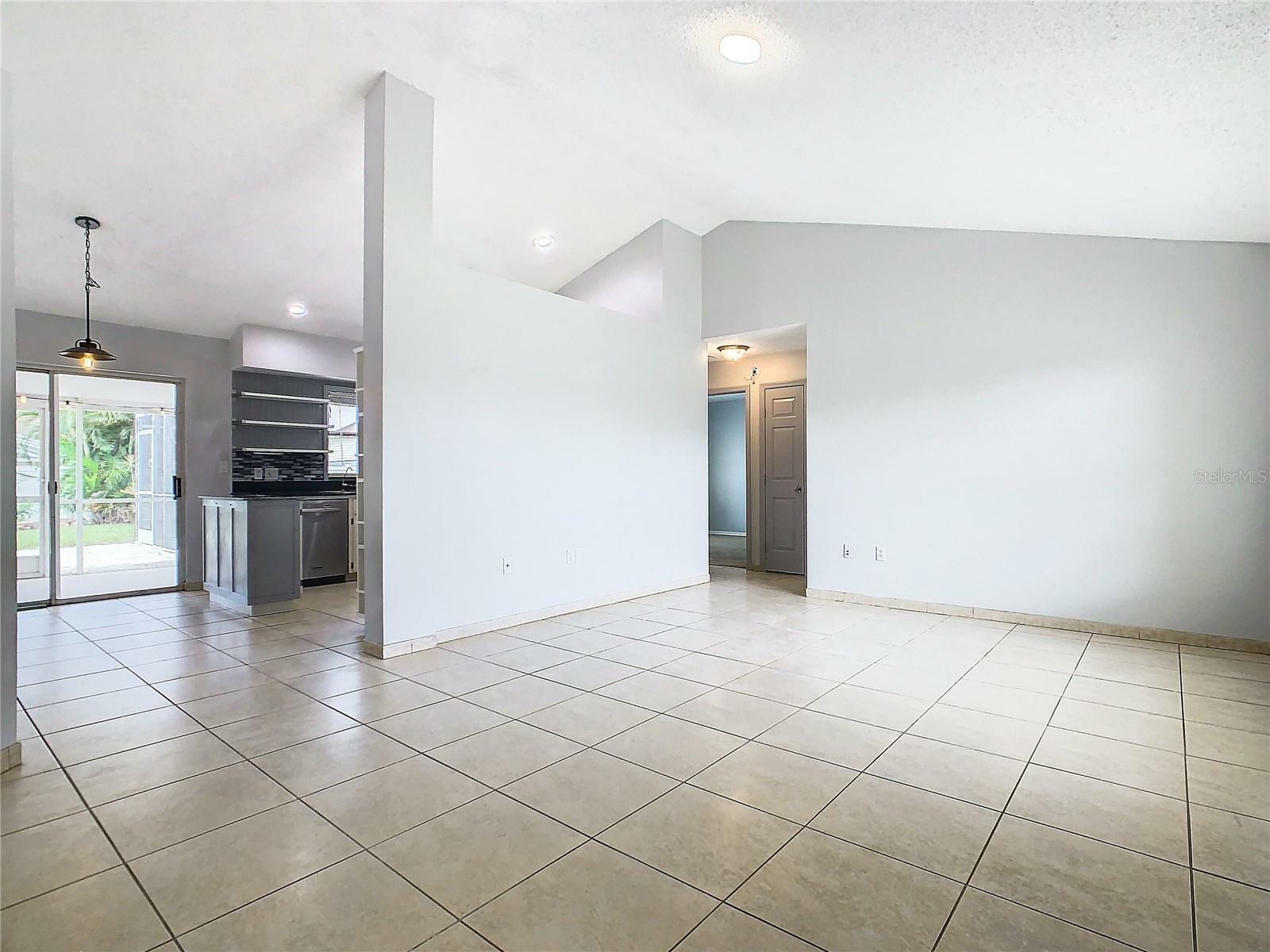 Property Photo:  5634 Loma Vista Court  FL 33896 