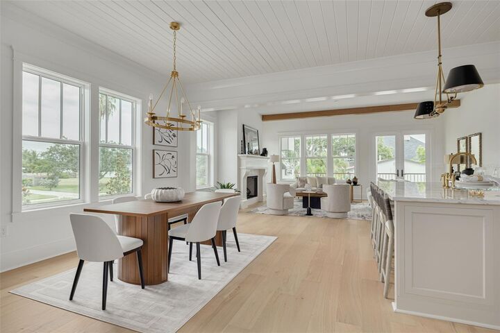 Property Photo:  323 Appian Way NE  FL 33704 