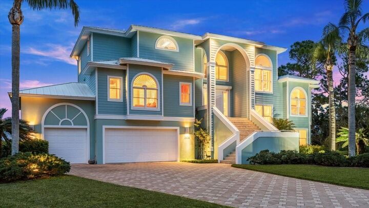 Property Photo:  2806 Bay Vista Court  FL 32168 