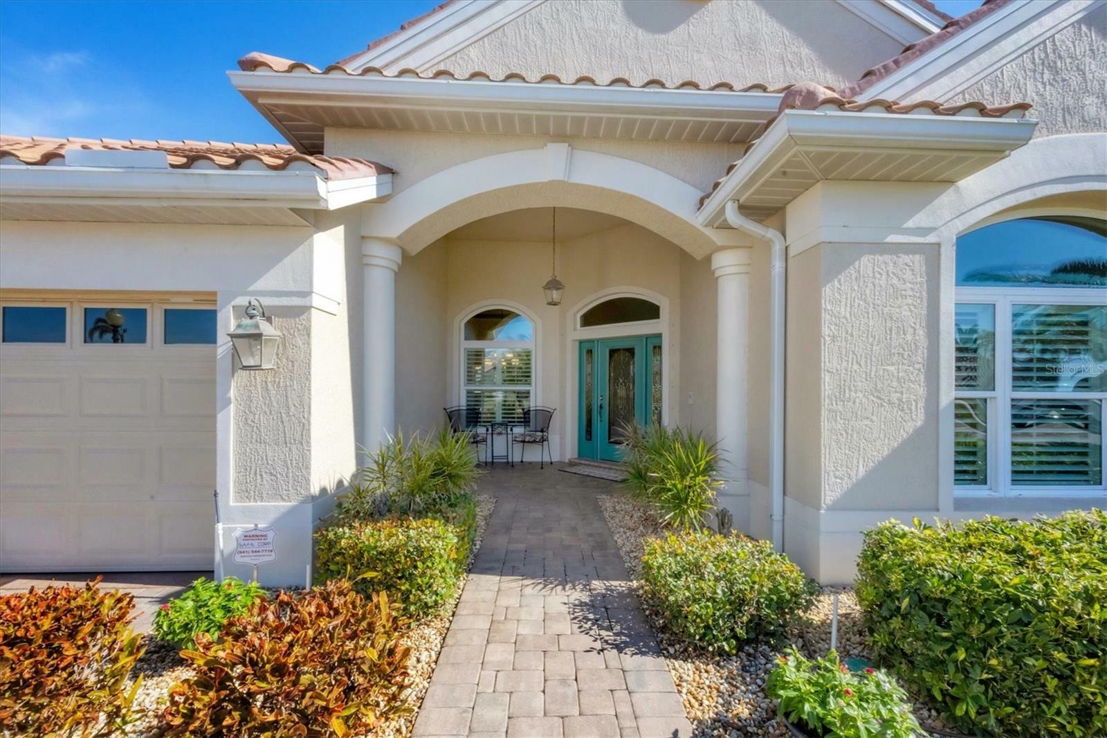 Property Photo:  874 Macaw Circle  FL 34285 