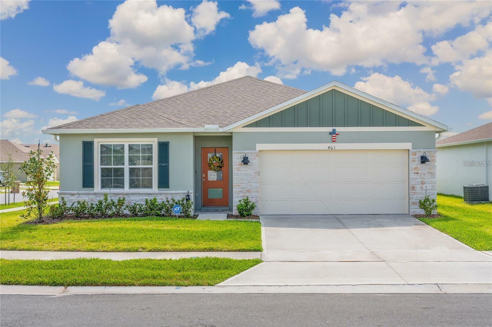 Property Photo: 401 Chayne Place FL 34771