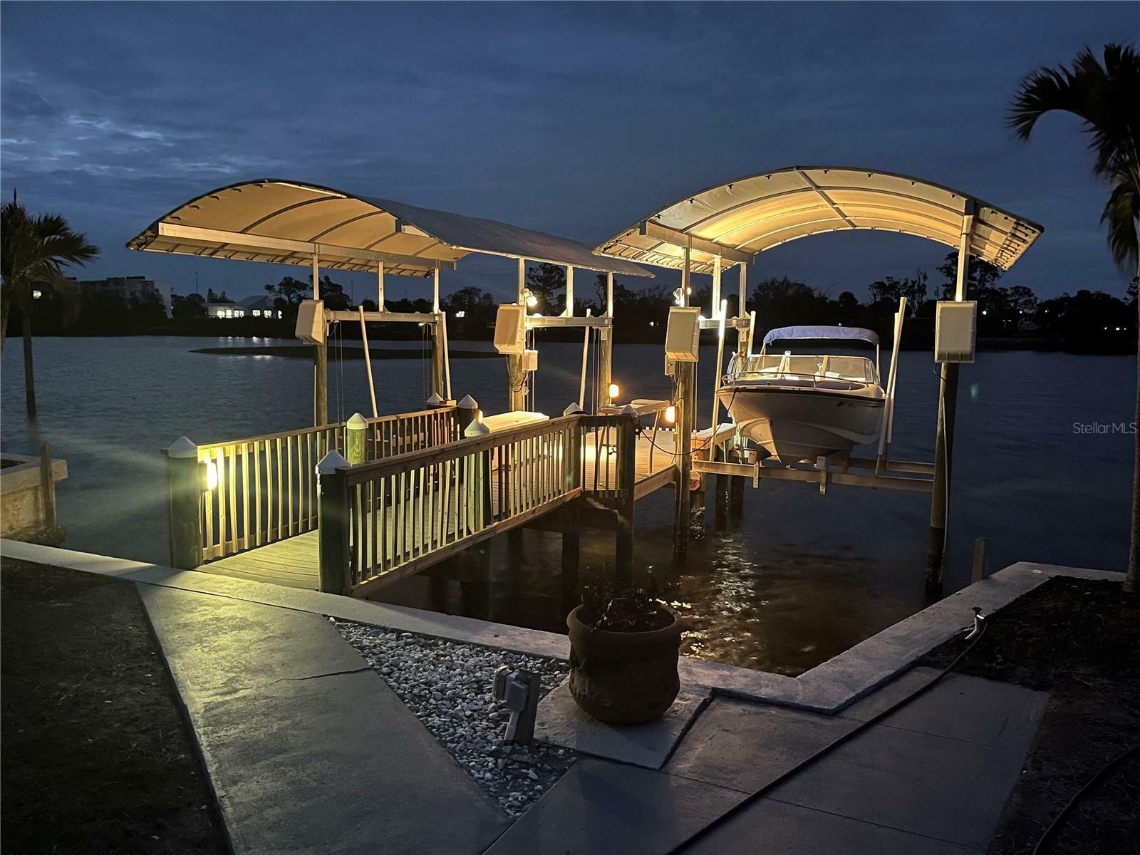 Property Photo:  1449 Deer Creek Drive  FL 34223 