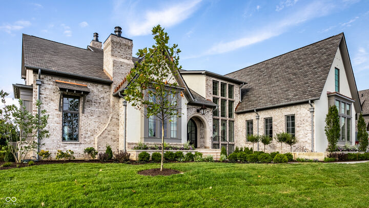 Property Photo: 1461 Chatham Ridge Court IN 46074