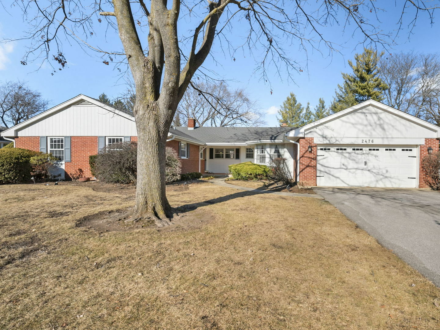 Property Photo:  2476 Woodlawn Road  IL 60062 