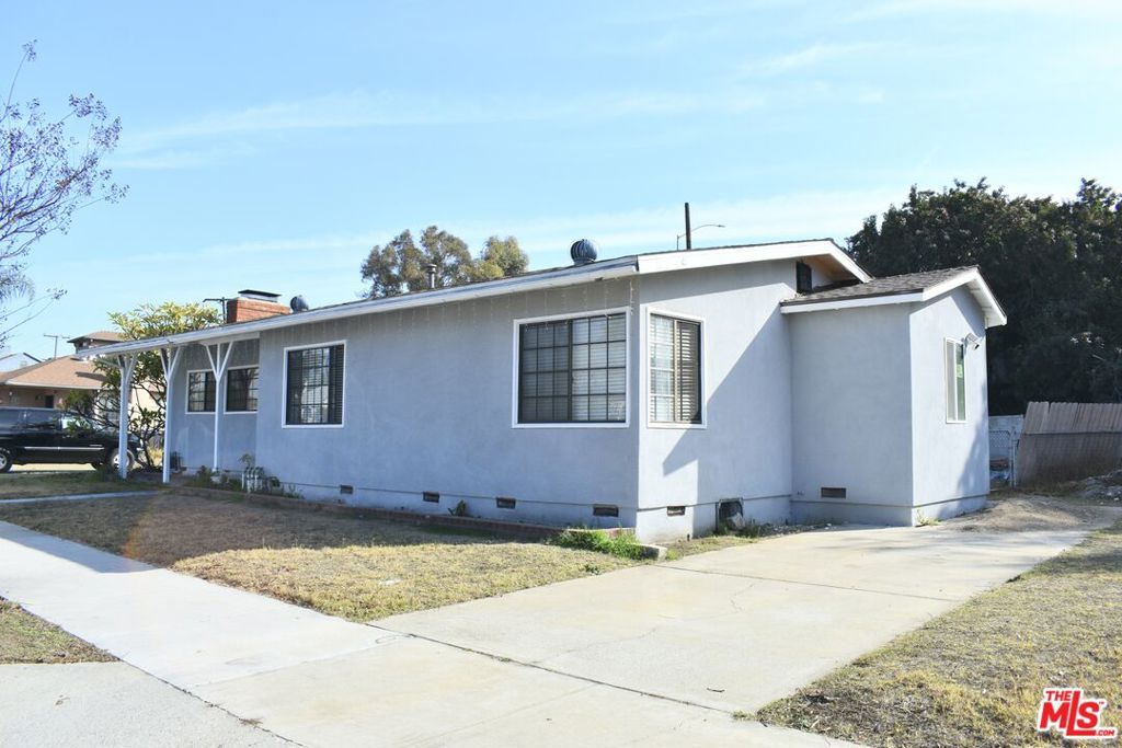 Property Photo: 812 W Fernfield Drive CA 91754