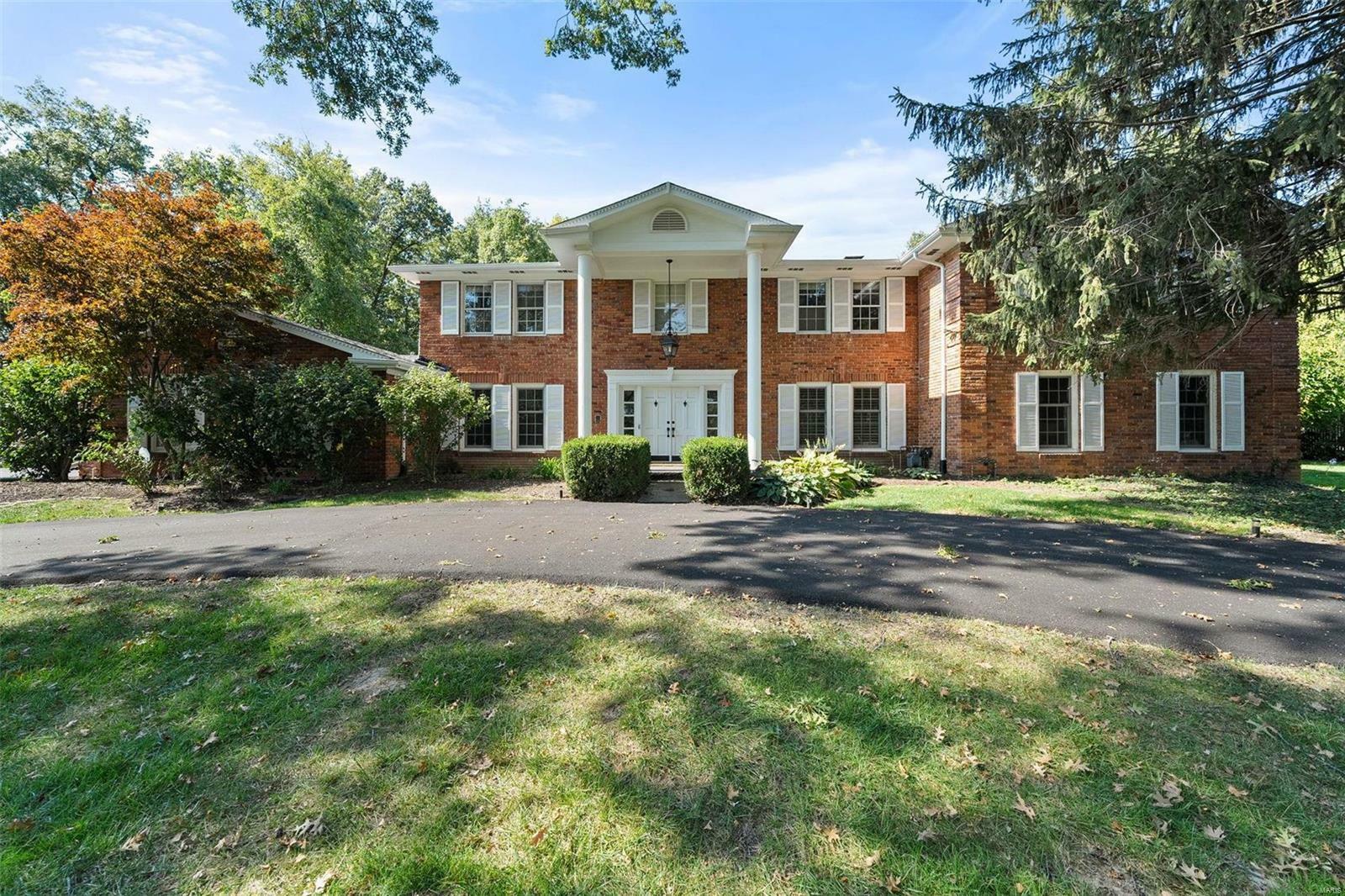 Property Photo:  153 Bon Chateau Drive  MO 63141 