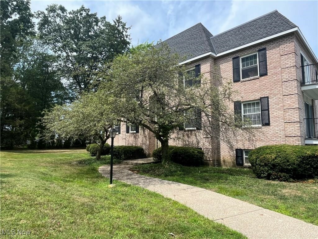 Property Photo: 1155 Charter Oak Lane 103 OH 44145