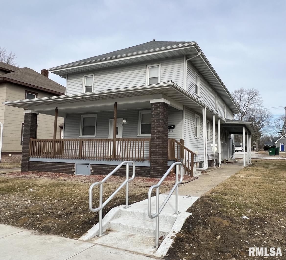 Property Photo: 308 W Adams Street IL 61455