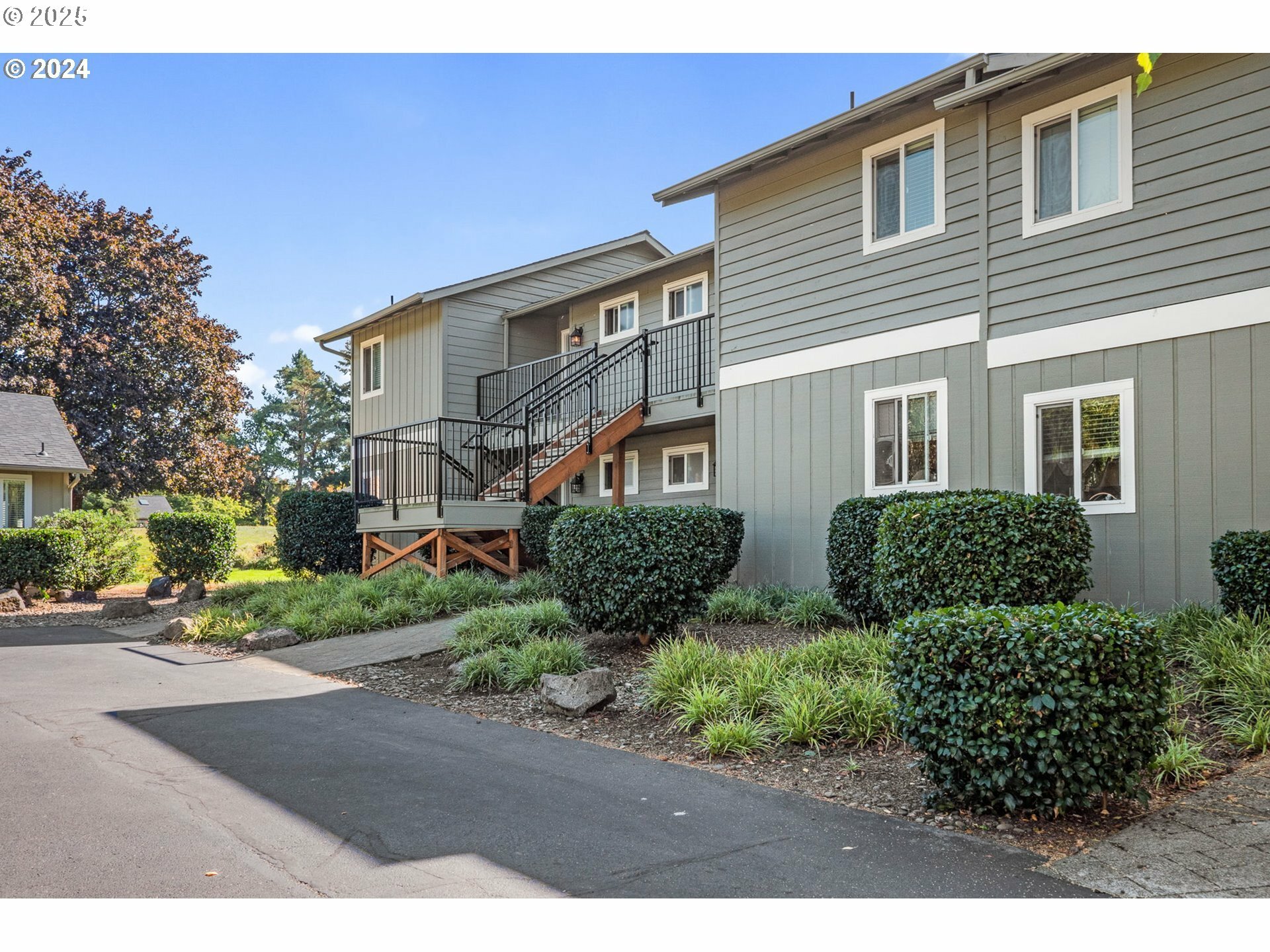 Property Photo: 1924 NW 143rd Ave 56 OR 97229