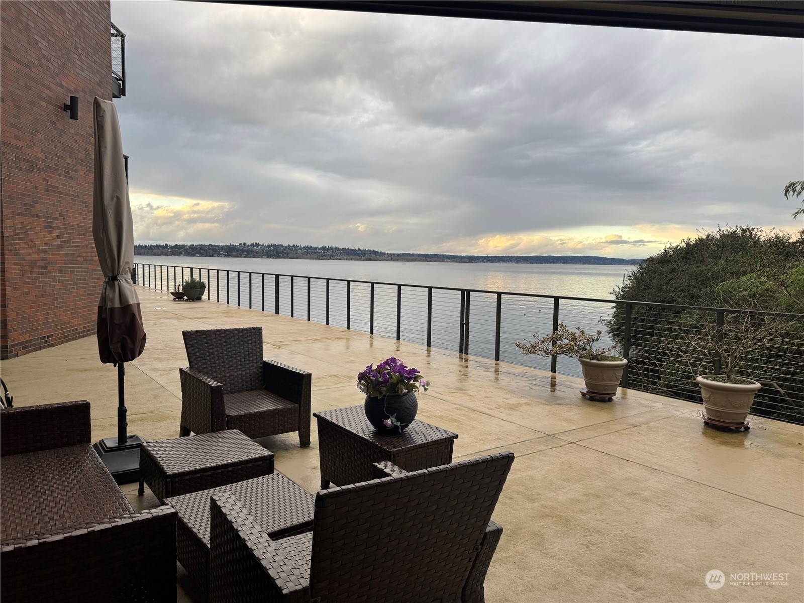 Property Photo:  5535  Lake Washington Boulevard NE 103  WA 98033 