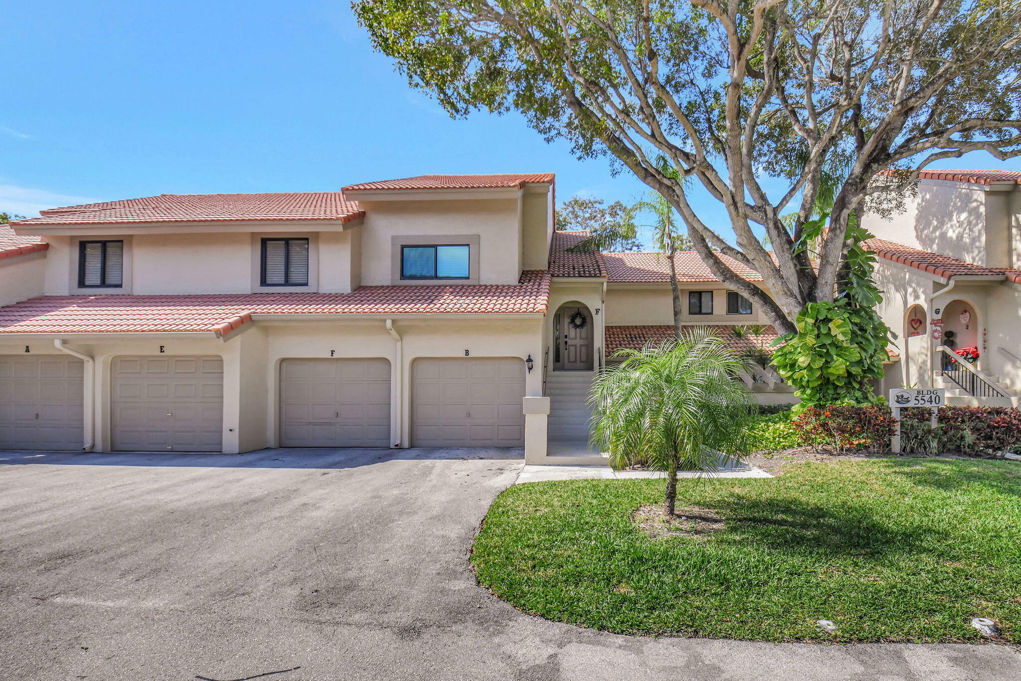 Property Photo: 5540 Coach House Circle F FL 33486