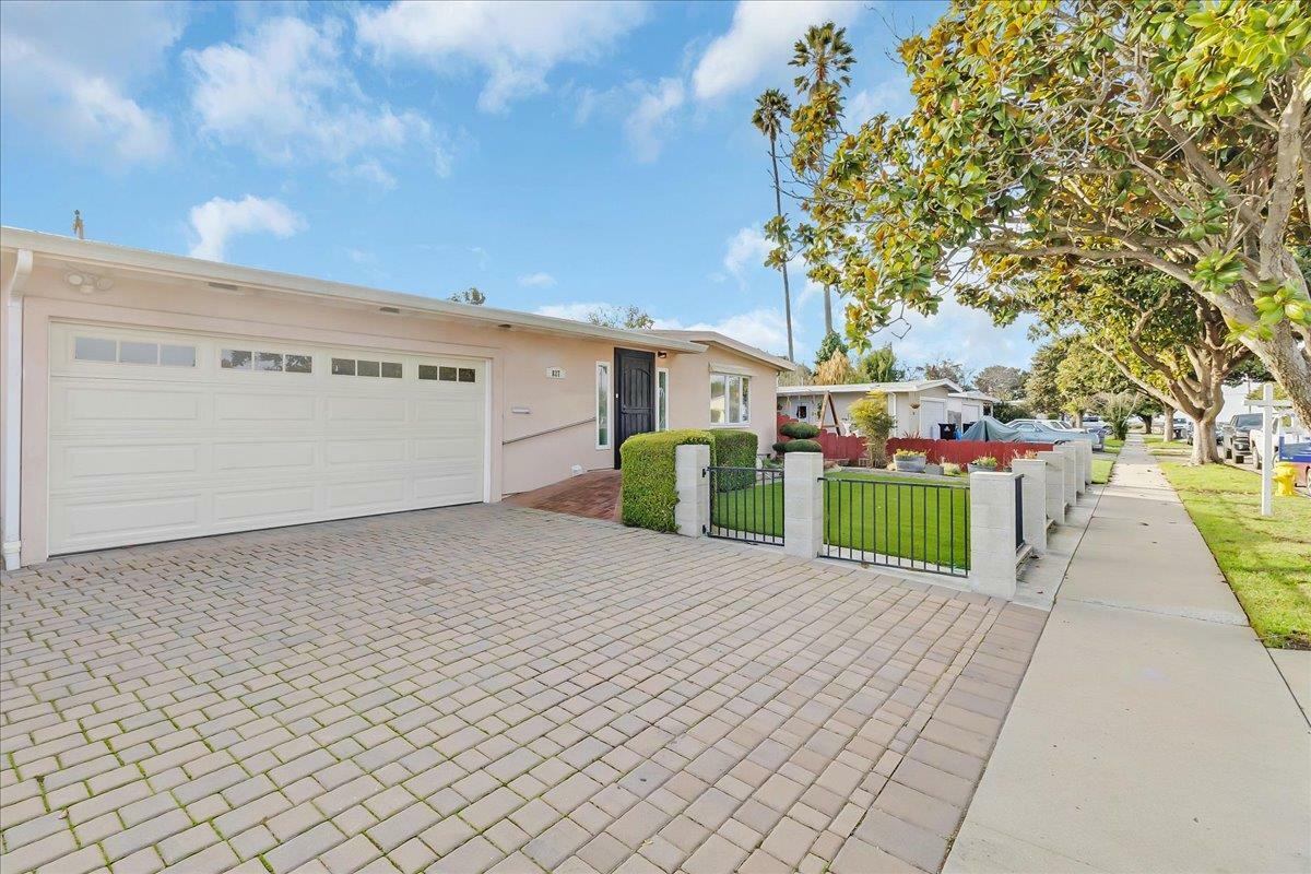 Property Photo:  827 Central Avenue  CA 93901 