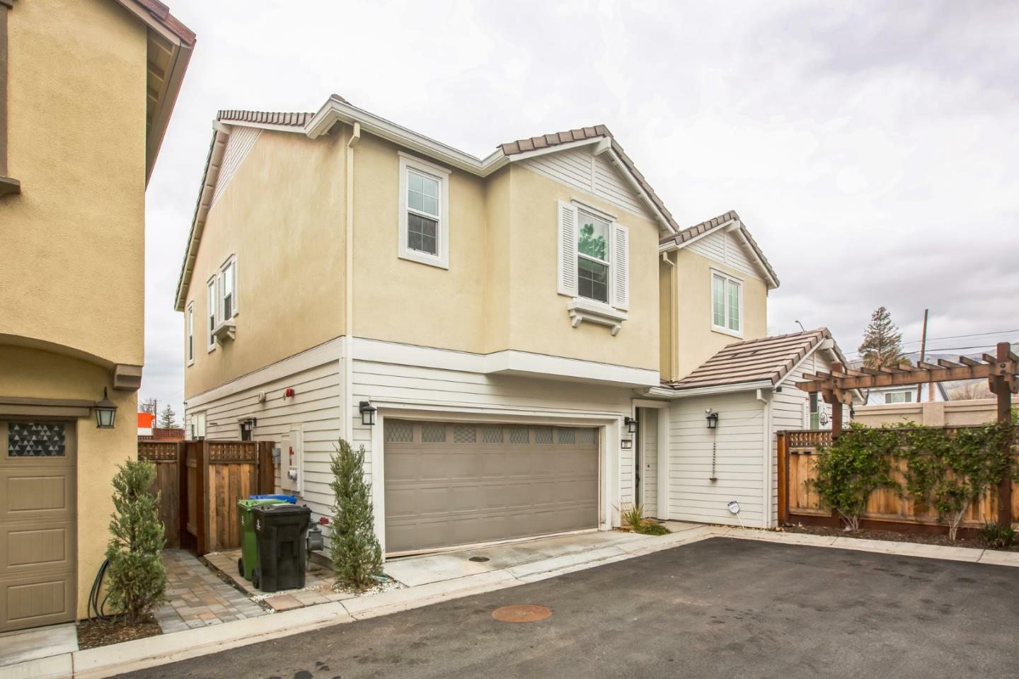 Property Photo:  33 Etiwanda Falls Terrace  CA 94539 