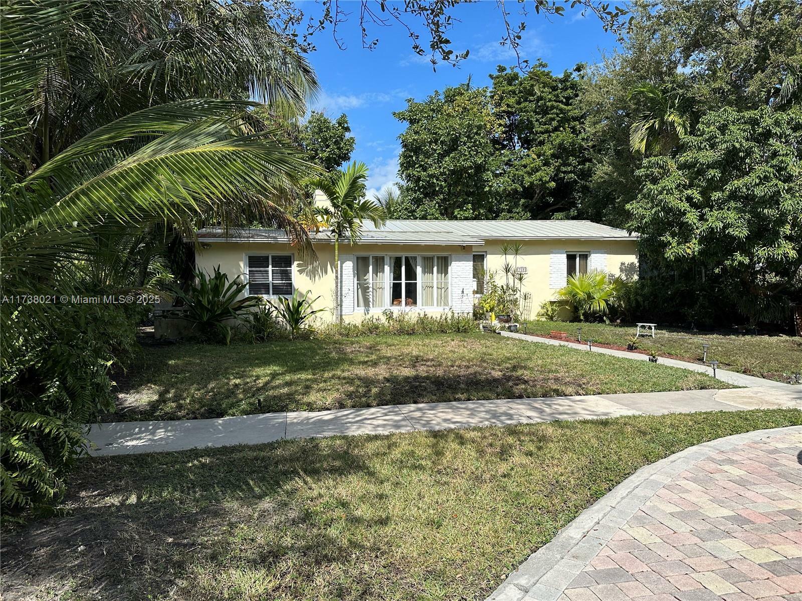 Property Photo:  709 NE 93rd St  FL 33138 