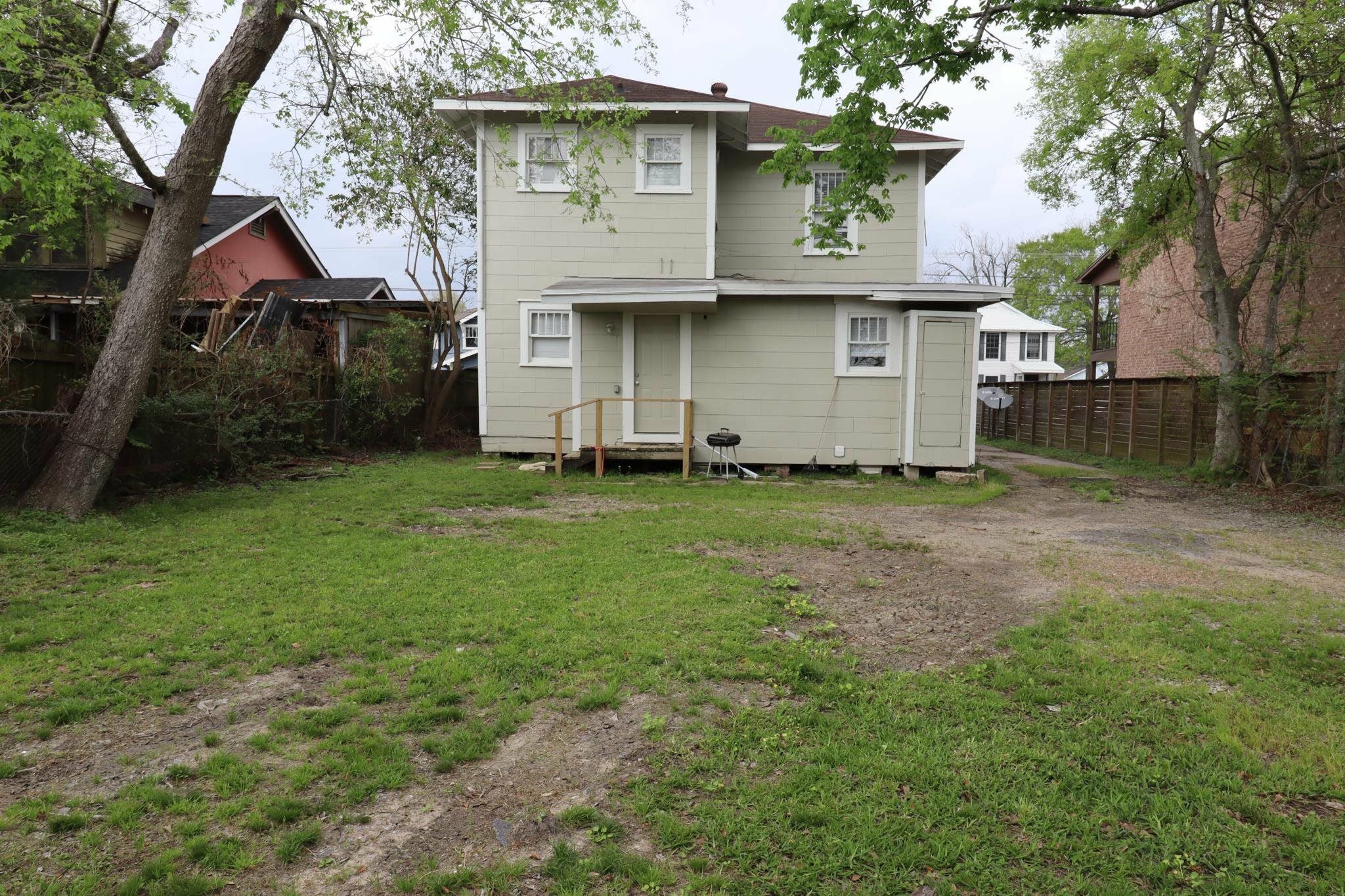 Property Photo:  2237 North St  TX 77701 