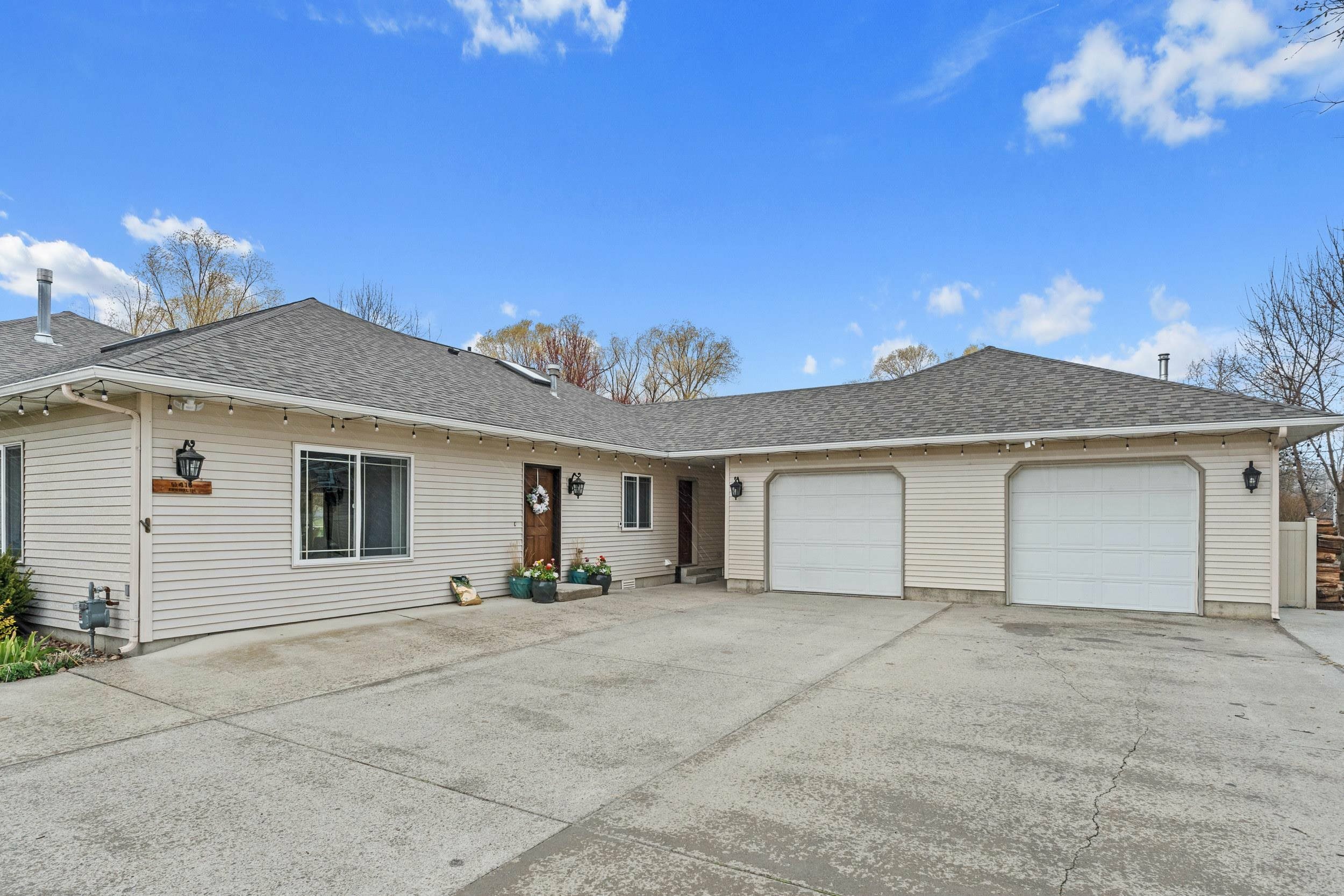 Property Photo: 416 W Franklin Ave WA 99109