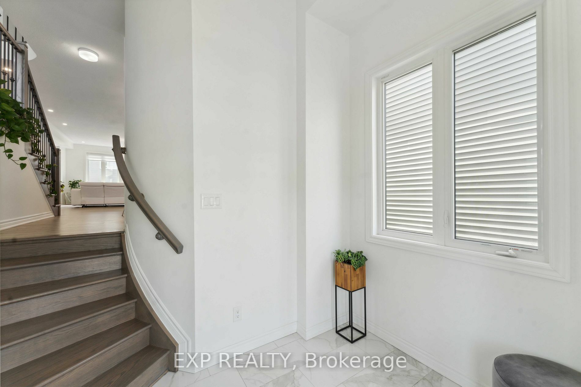 Property Photo:  922 Nokomis Pl W  ON K2J 6T4 